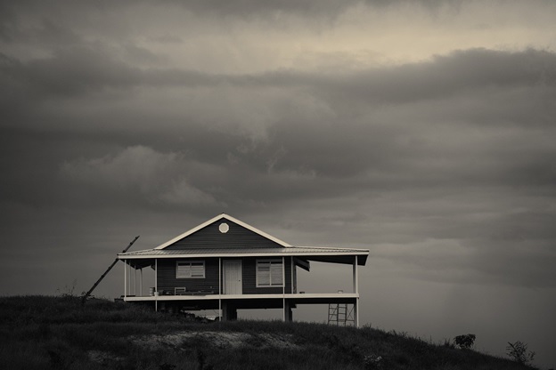 The Pros and Cons of Buying a Vacation Home: Is It Right for You?